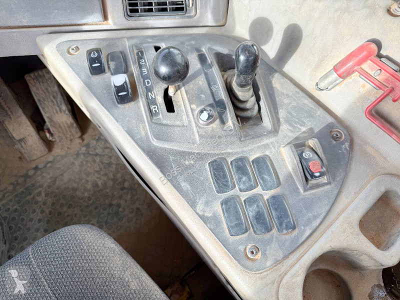 Dumper Volvo - Tailgate / Backup Camera