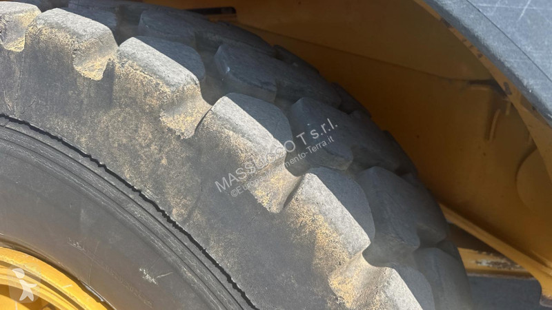 عربة قلابة Bell B20E 6X6