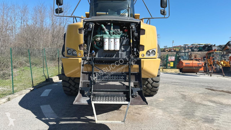 Sklápač Volvo 6x6