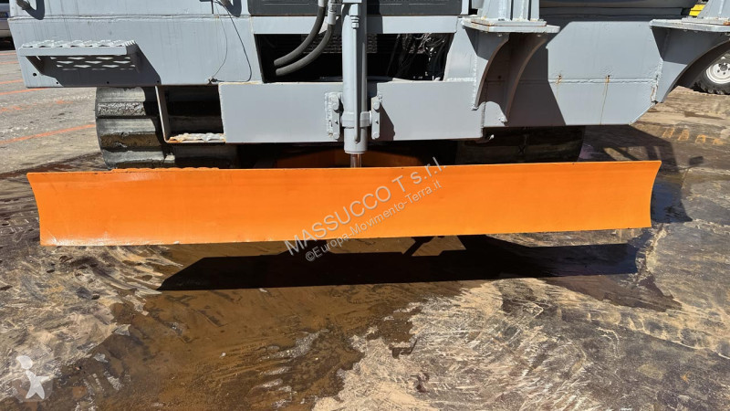 Sklápač Hitachi CG110