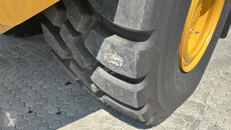 عربة قلابة Bell B50E 6x6