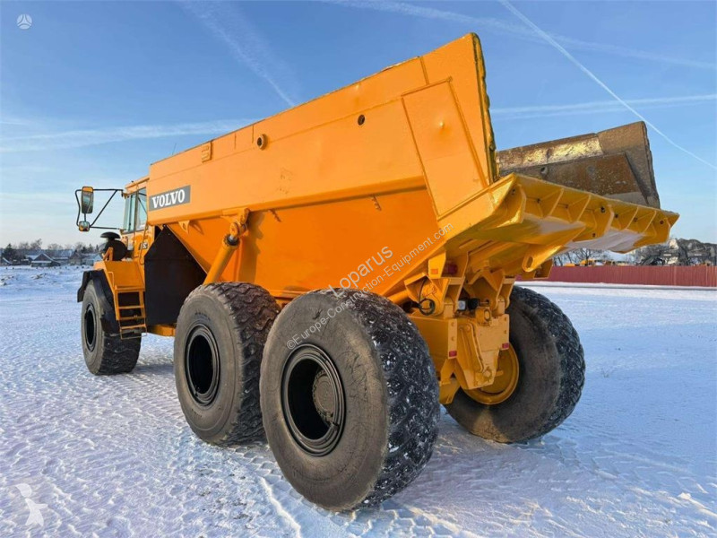 Карьерный самосвал Volvo