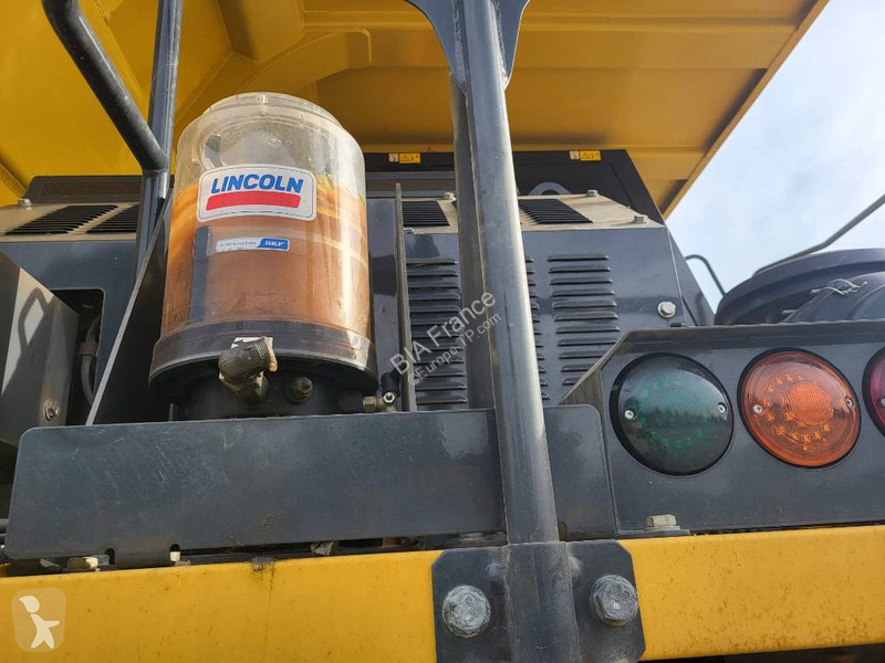 عربة قلابة Komatsu HD405-8