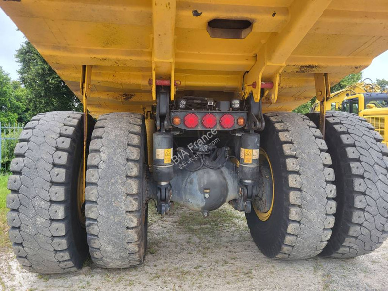 عربة قلابة Komatsu HD405-8