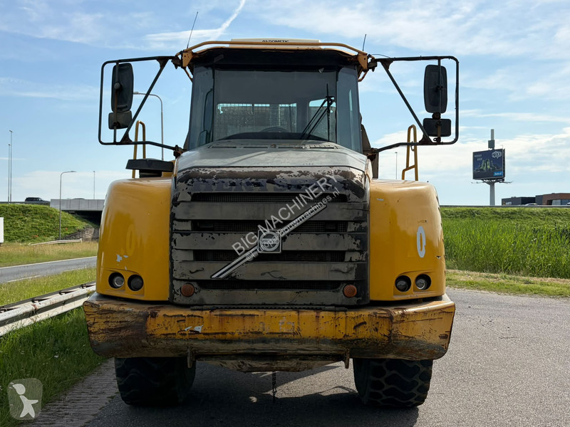 عربة قلابة Volvo