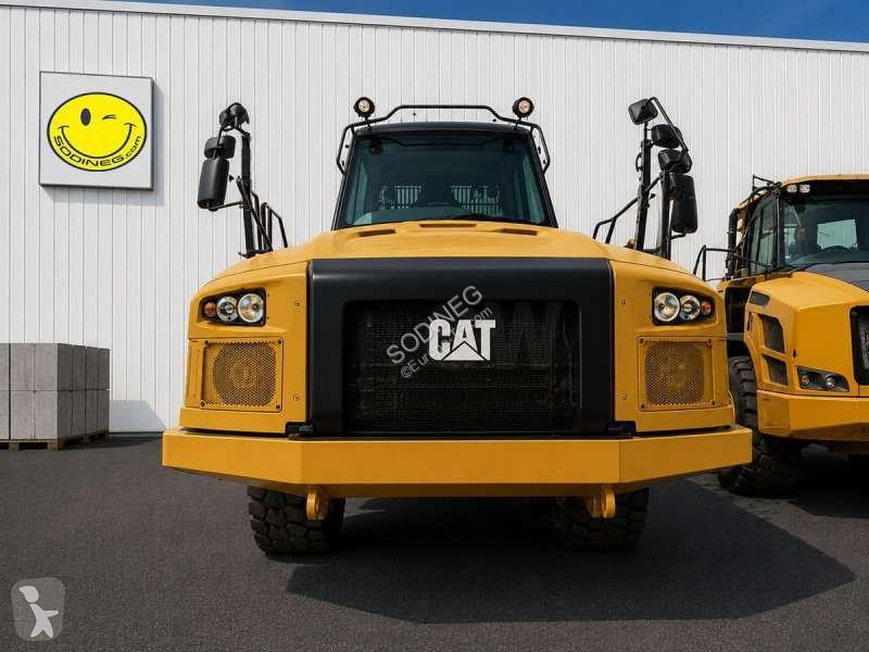 Sklápač Caterpillar C2