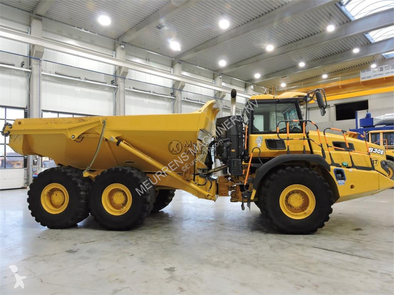 عربة قلابة Bell B30E