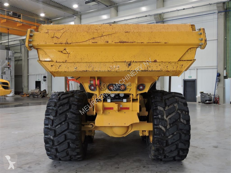 عربة قلابة Bell B30E