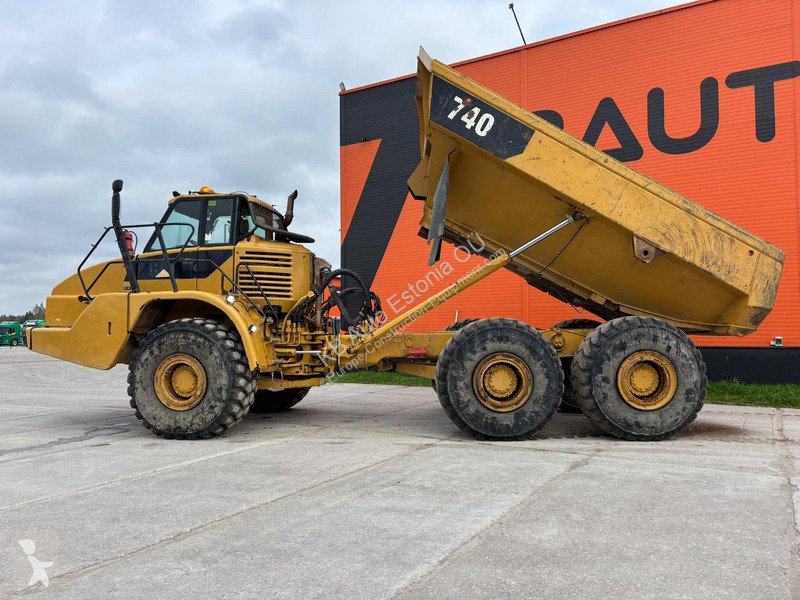 Карьерный самосвал Caterpillar 6x6 AC