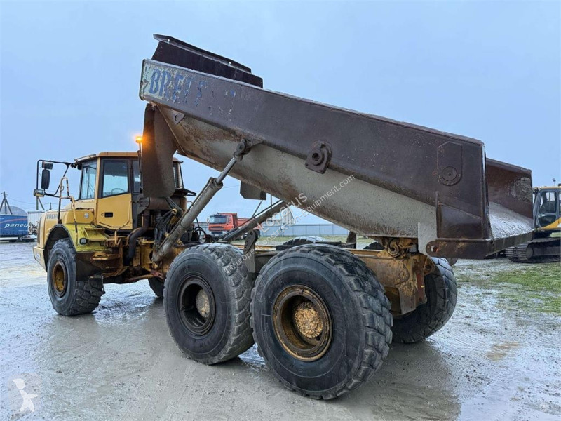 عربة قلابة Volvo