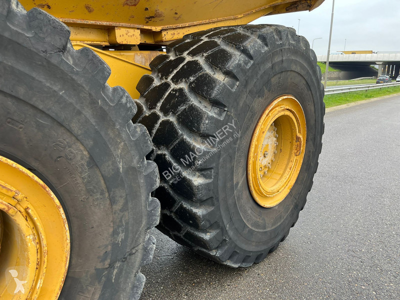 Dumper Caterpillar