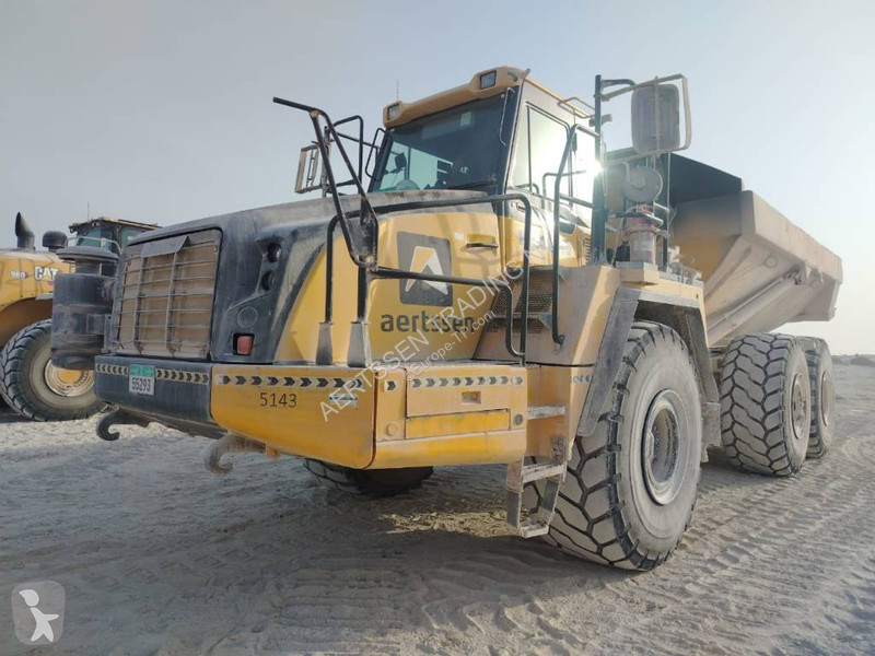 Dumper Komatsu R (4 pieces available in Abu Dhabi)
