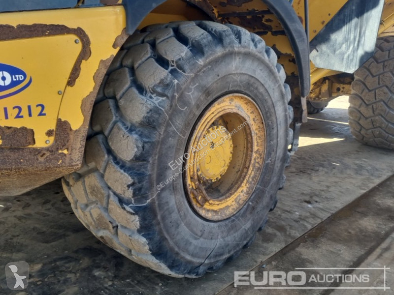 Basculantă Bell B30E