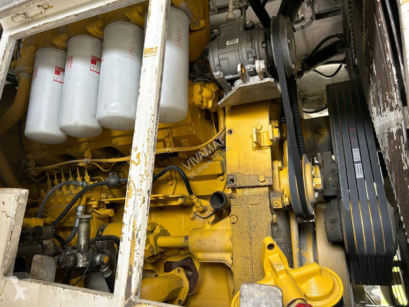 Sklápač Komatsu HD985
