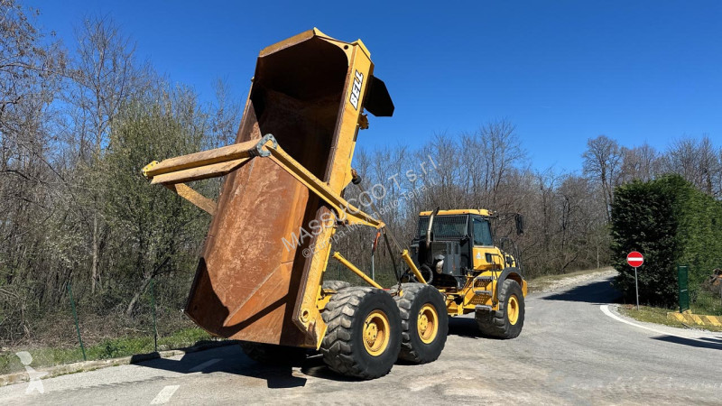 عربة قلابة Bell B30E 6x6