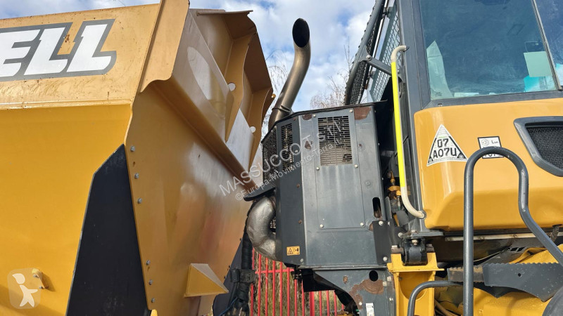 عربة قلابة Bell B25E 6x6