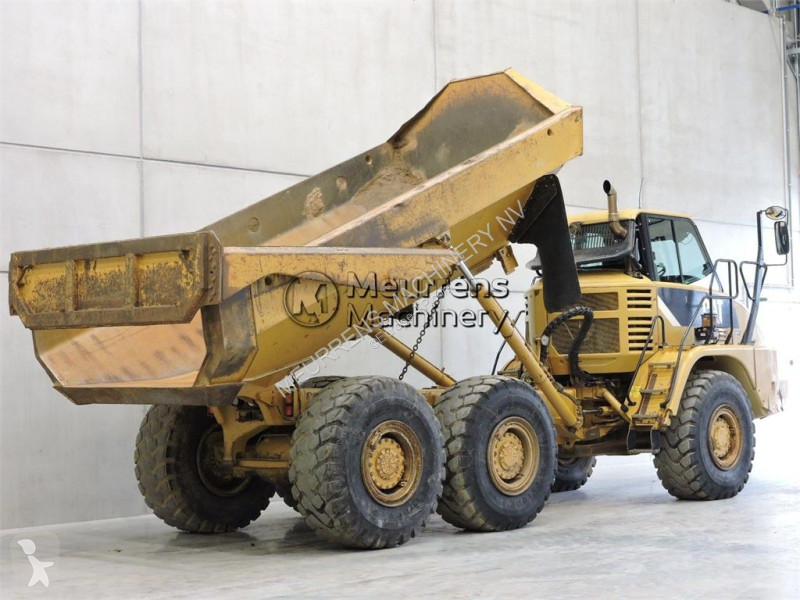 Sklápač Caterpillar 725