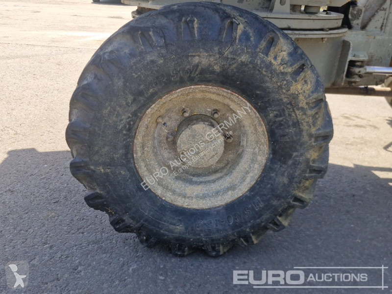 Sklápač Ausa D350 AHG