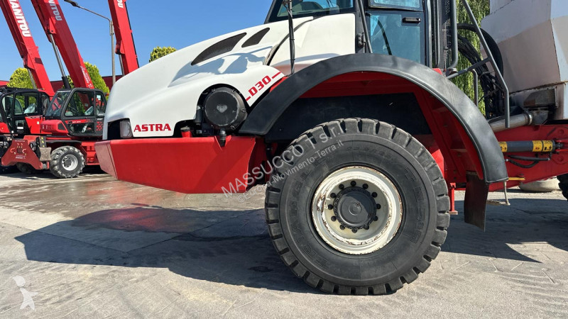 عربة قلابة Astra 30D 6X6