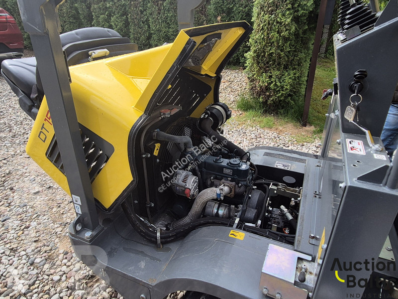 عربة قلابة Wacker Neuson DT15