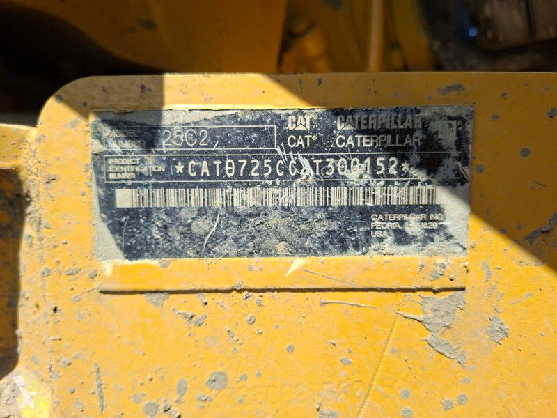 عربة قلابة Caterpillar C2