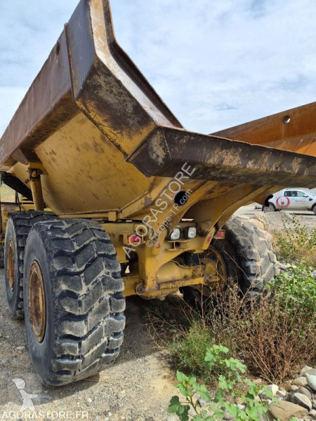 Tombereau Caterpillar 730