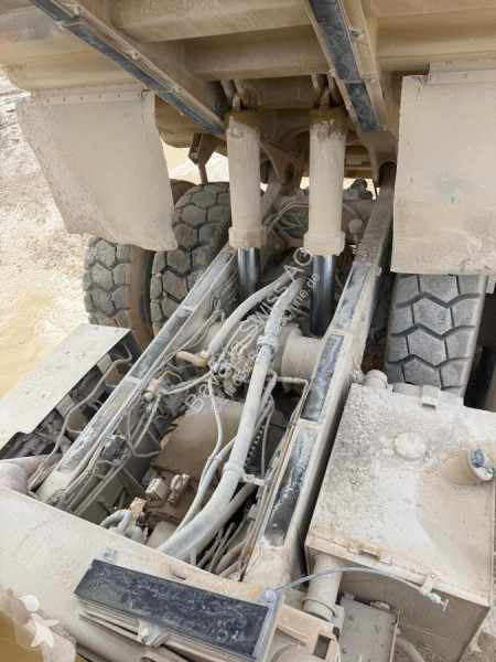 Tombereau Caterpillar G