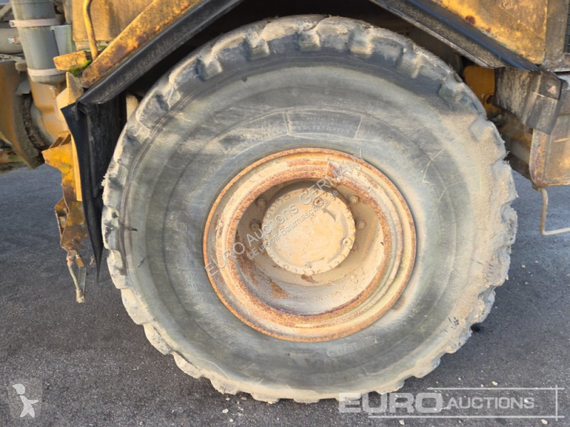 عربة قلابة Volvo