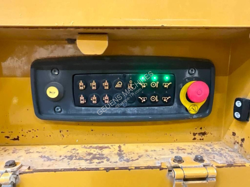 Motorový škrabák - scraper Caterpillar PM 310