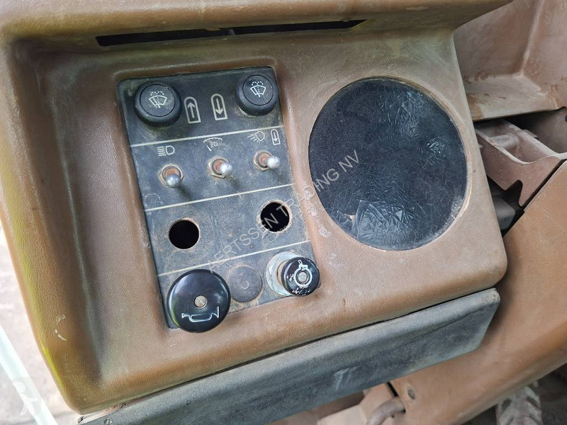 Motorový škrabák - scraper Caterpillar 631E...