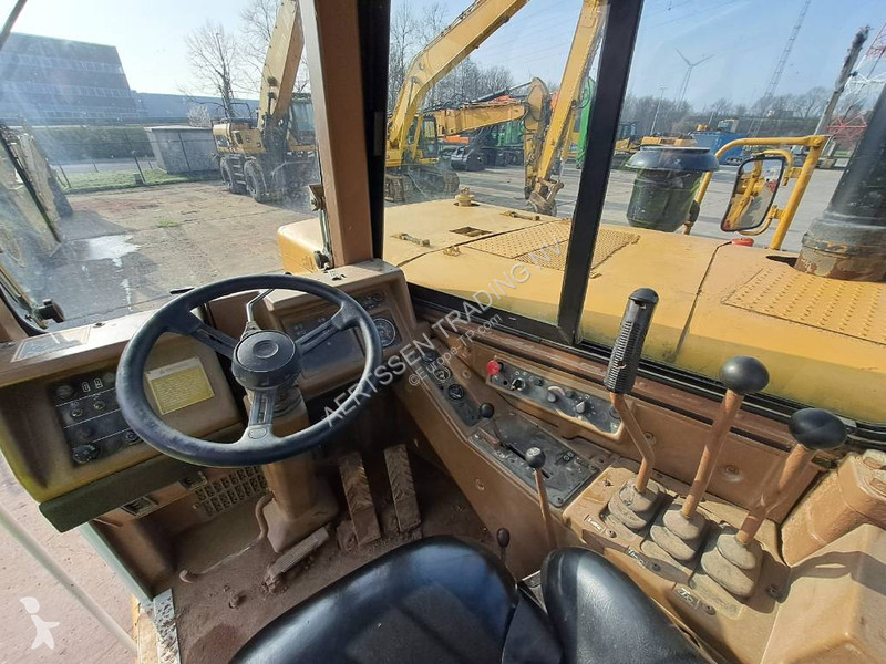 Motorový škrabák - scraper Caterpillar 631E (3...