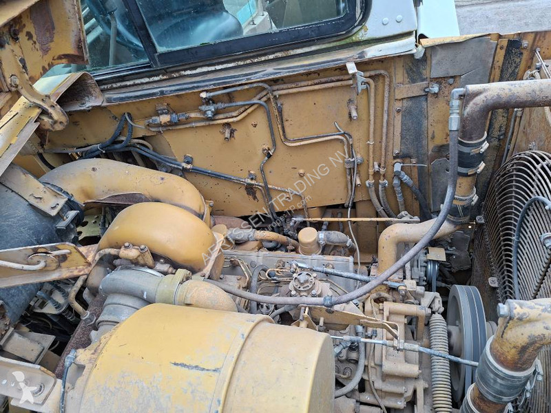Motorový škrabák - scraper Caterpillar 631E (3...
