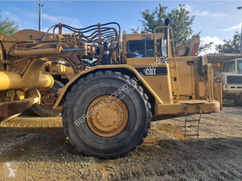 Décapeuse automotrice - scraper Caterpillar