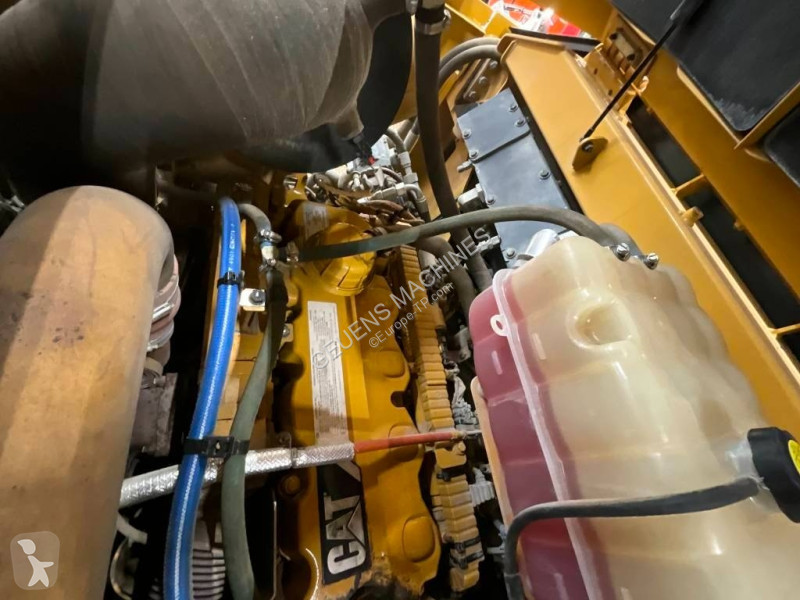 Motorový škrabák - scraper Caterpillar PM 310