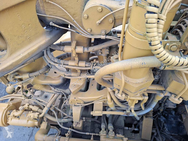 Motorový škrabák - scraper Caterpillar 631E (3...