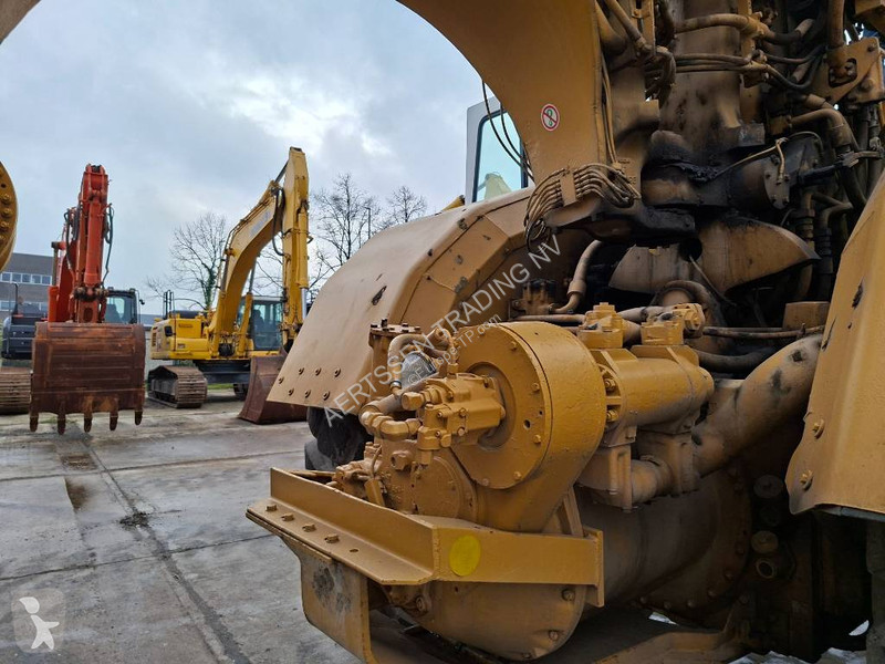 Motorový škrabák - scraper Caterpillar 631E...