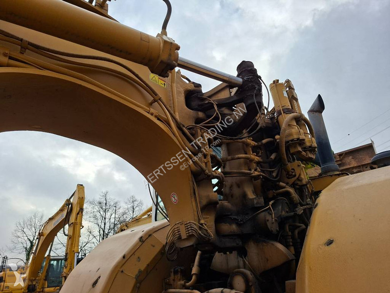 Motorový škrabák - scraper Caterpillar 631E...