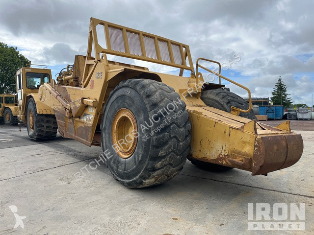 Motorový škrabák - scraper Caterpillar