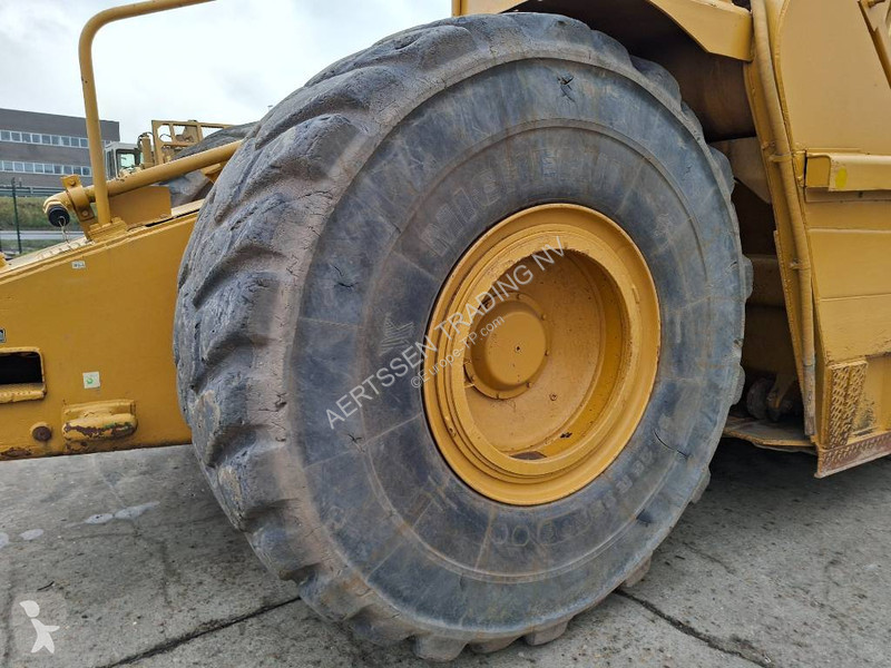 Motorový škrabák - scraper Caterpillar 631E...