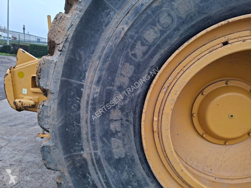 Motorový škrabák - scraper Caterpillar 631E (3...
