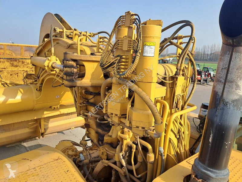 Motorový škrabák - scraper Caterpillar 631E (3...
