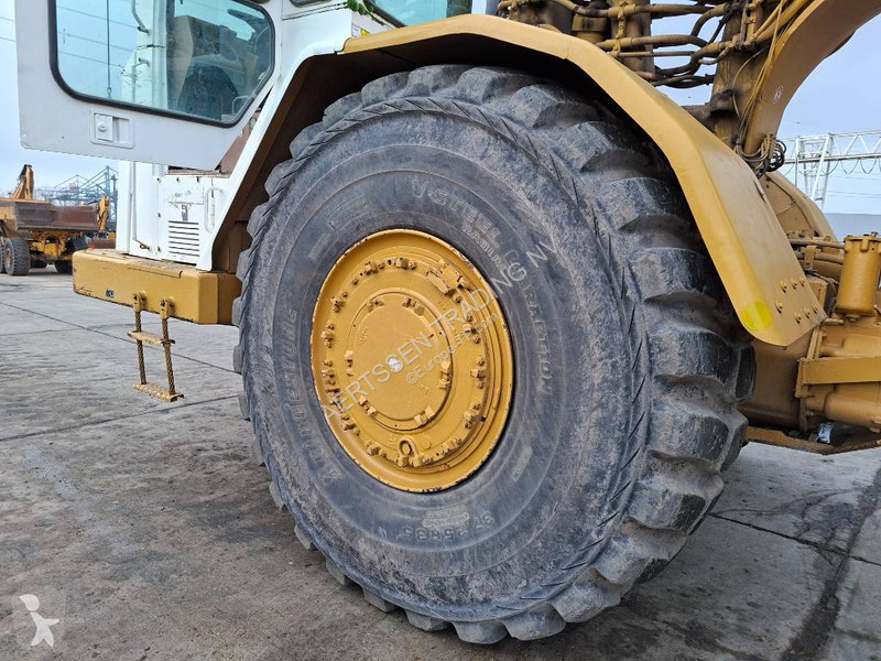 Motorový škrabák - scraper Caterpillar 631E...