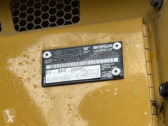 Motorový škrabák - scraper Caterpillar PM 310