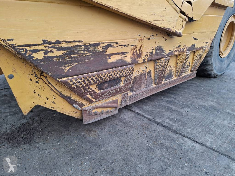 Motorový škrabák - scraper Caterpillar 631E...