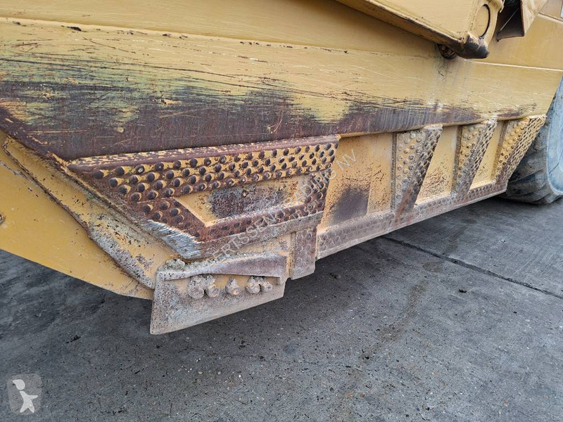 Motorový škrabák - scraper Caterpillar 631E (3...