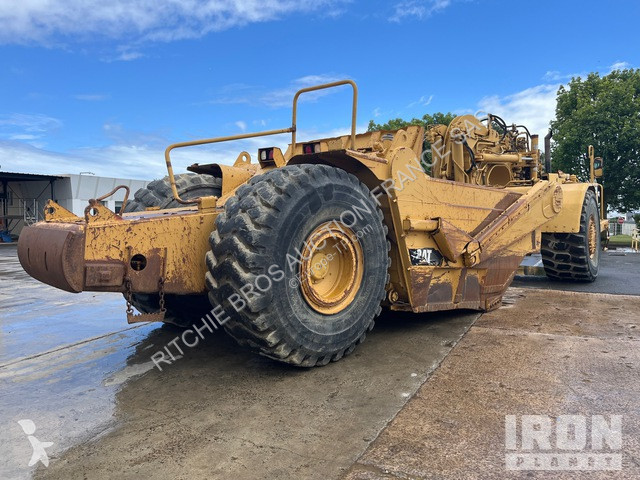 Motorový škrabák - scraper Caterpillar