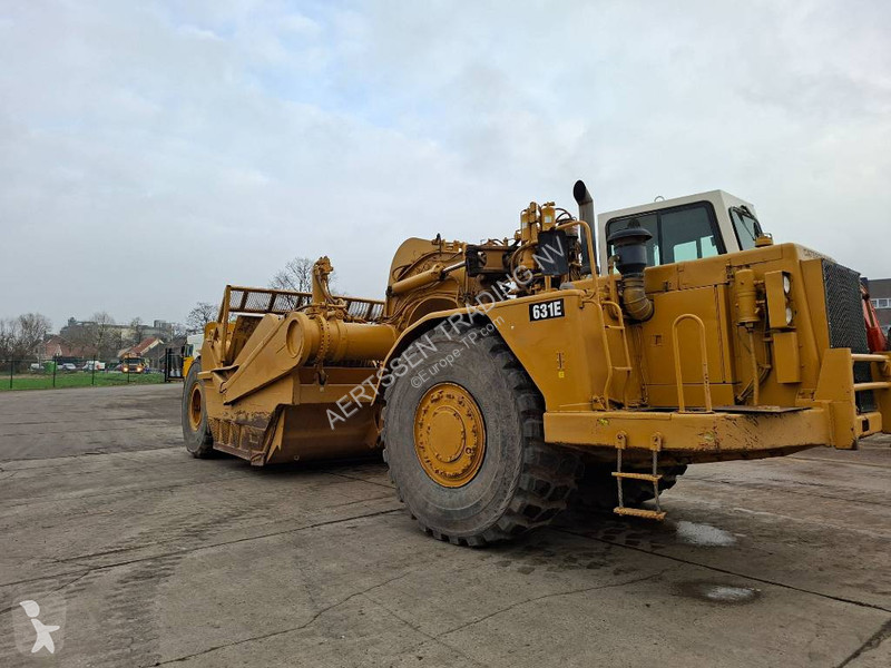 Motorový škrabák - scraper Caterpillar 631E...