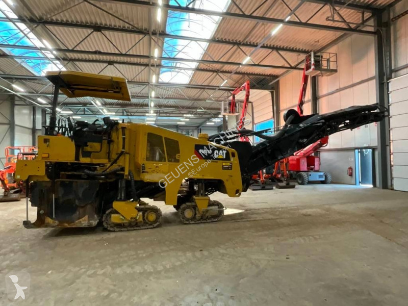 Motorový škrabák - scraper Caterpillar PM 310