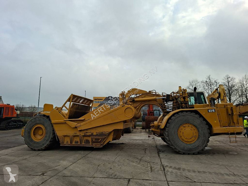 Motorový škrabák - scraper Caterpillar 631E...
