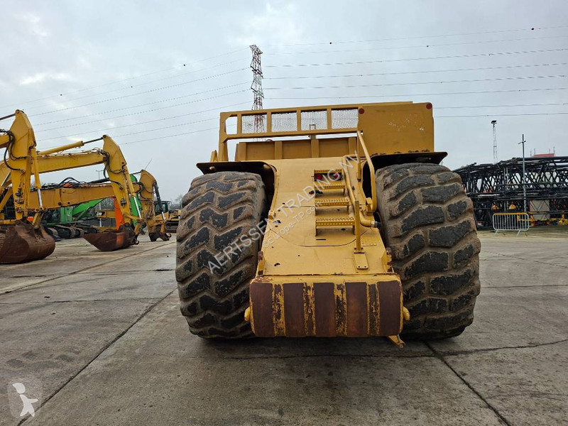 Motorový škrabák - scraper Caterpillar 631E (3...